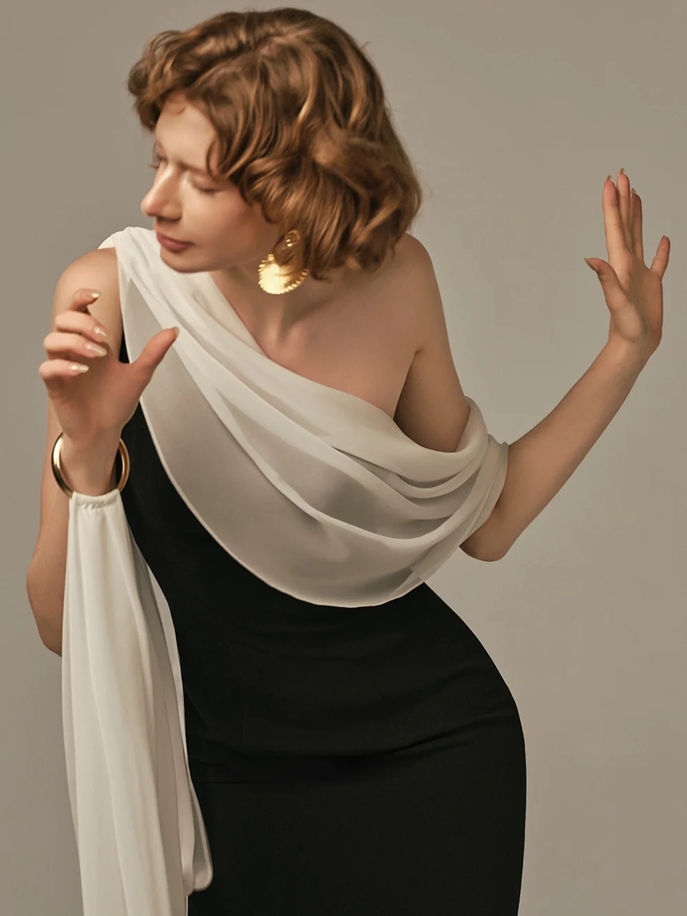 Elegant Two Tone Evening Gown  - Formal Gala Wear Women 评论和价格